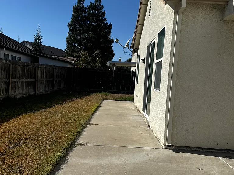920 Heartland Dr — Photo 7