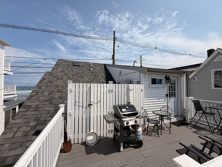 Deck & Entrance