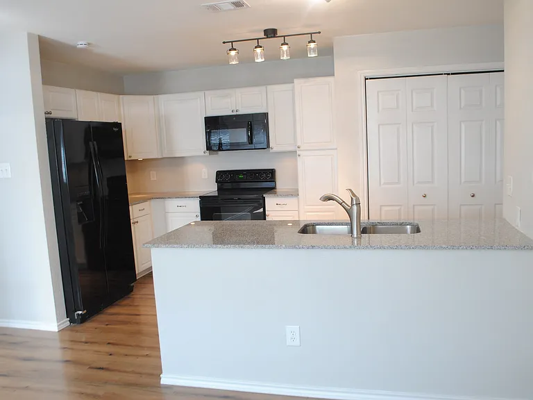 1776 Lago Vis — Photo 4