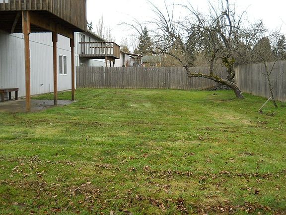 4th image of 12723 6th Ave E