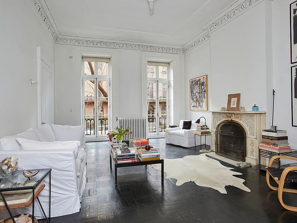 1st image of 27 W 10th St #2