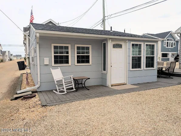 115 W Pelican Way, Lavallette, NJ 08735