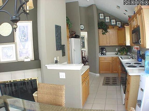 4th image of 254 Vista Cir #16B