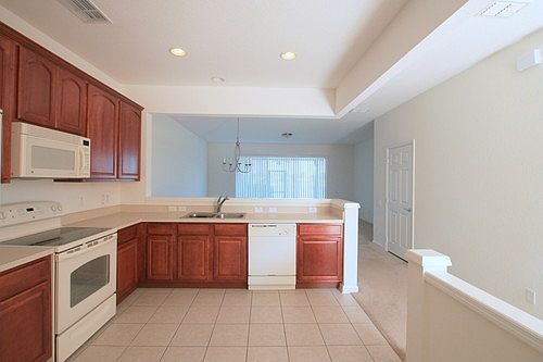 3rd image of 933 Enclair St