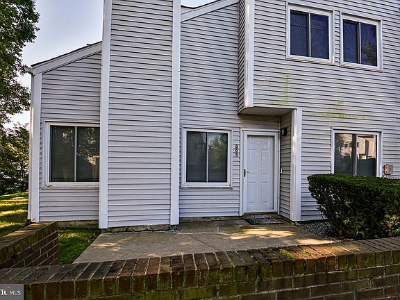 3rd image of 305 Michelle Ct #13