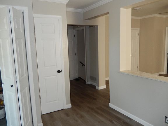 3rd image of 4759 Oldenburg Ave #2F