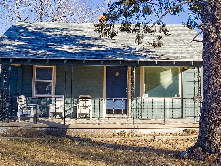 4312 Benton St — Photo 1