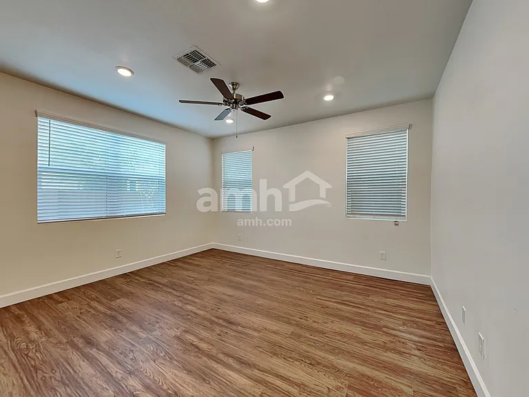 678 W Laredo Ave — Photo 5