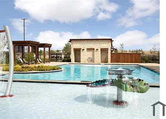 6 bed, 2352 sqft, $3,600 — Photo 3