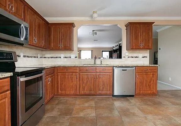 5th image of 215 Mallow Grv