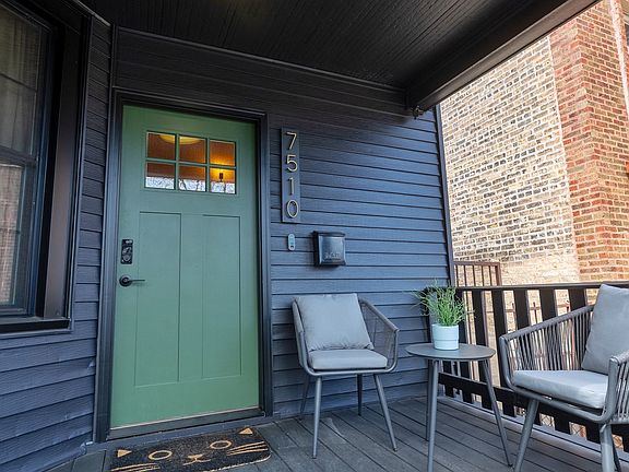 3rd image of 7510 N Wolcott Ave #1