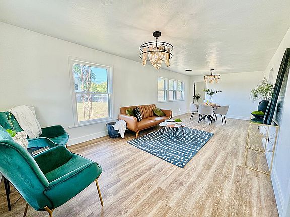 3rd image of 407 Smith St