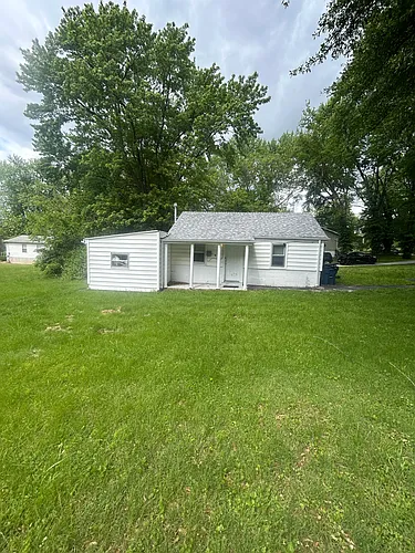 222 Manning Ave Photo 1