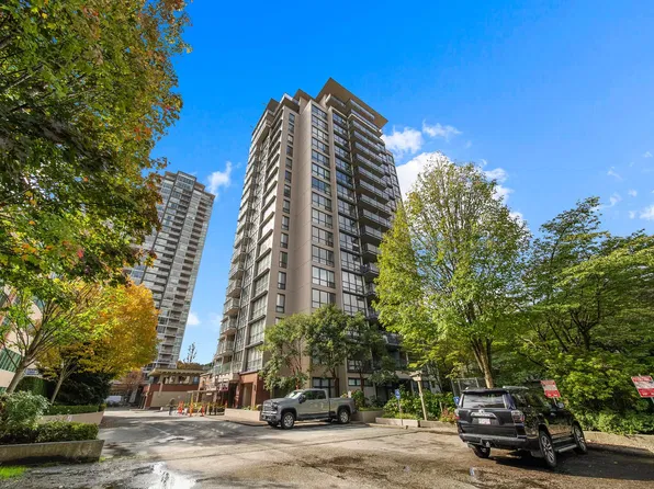 2959 Glen Dr #805, Coquitlam, BC V3B 0B8