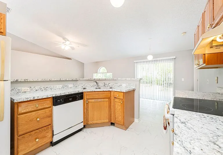 1122 Alloway Ave — Photo 8