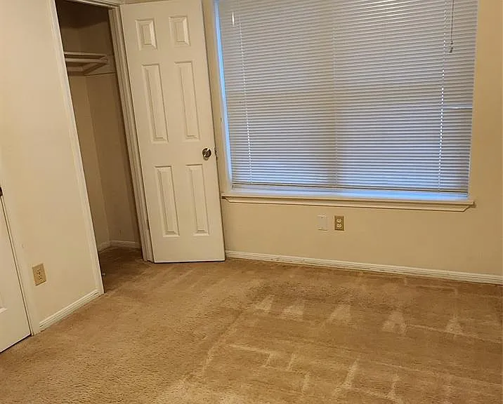 16807 Sussex Dr — Photo 38