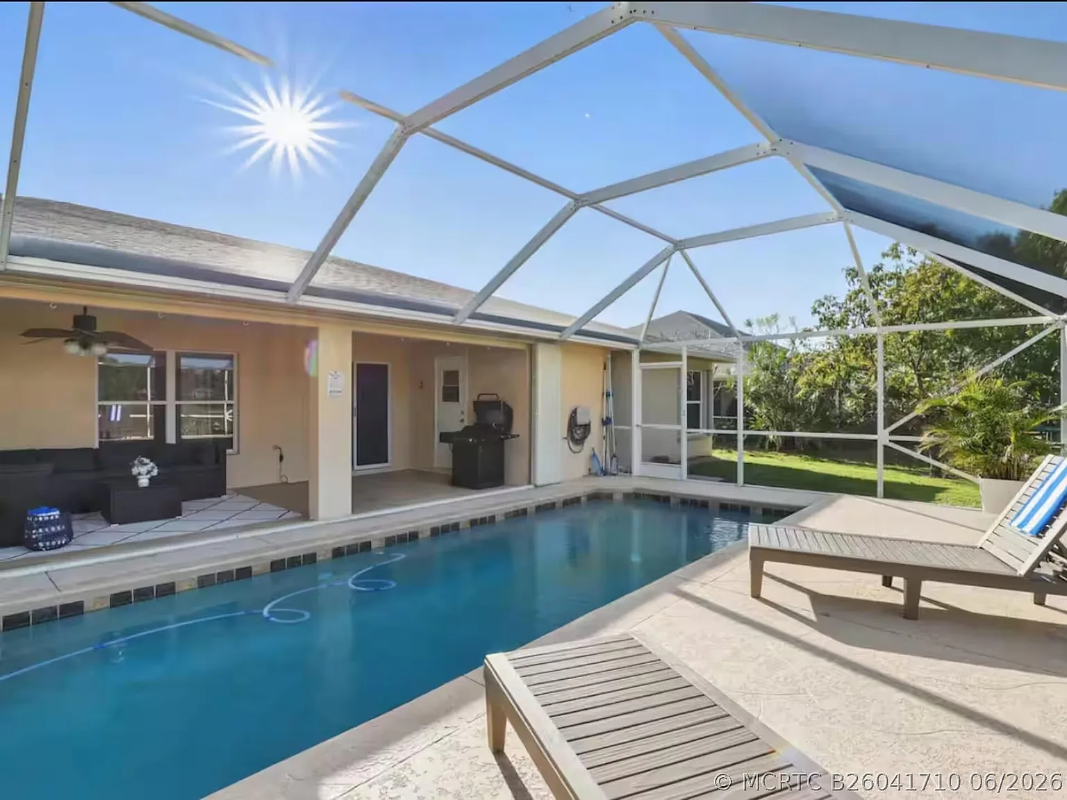 4 bed, 2.0 bath, 2296 sqft, $4,250 — Photo 2