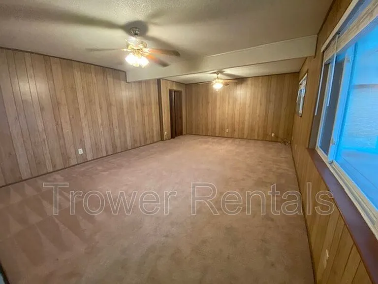 2620 Cambridge St — Photo 6