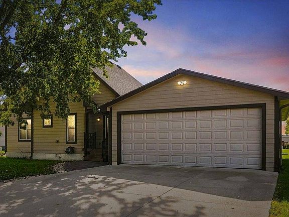 4th image of 15787 Five Point Ln