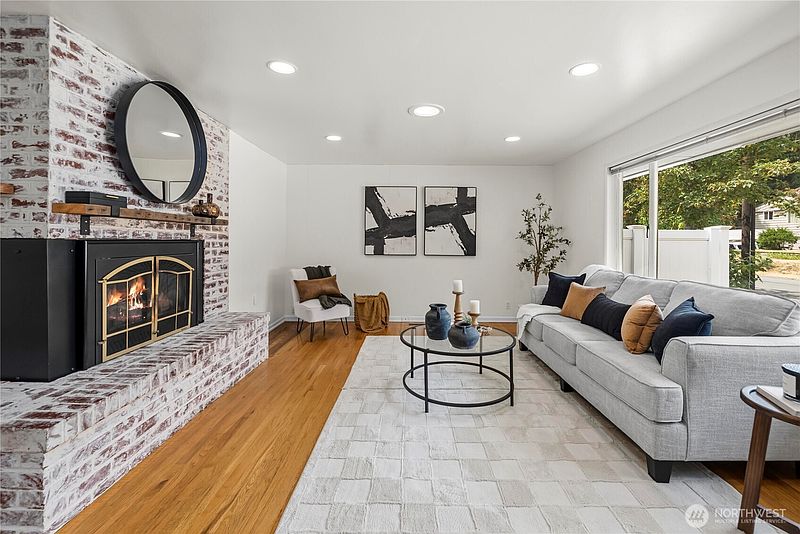 4th image of 153 SW 208th Street