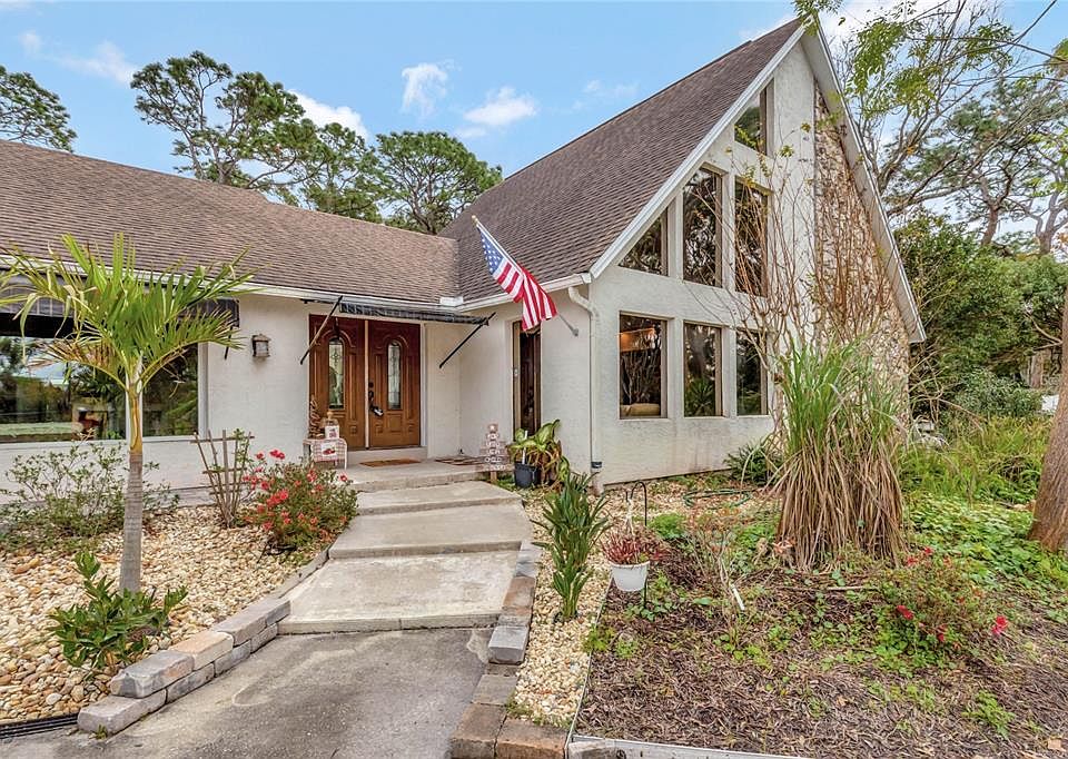 1st image of 660 FERNE DRIVE