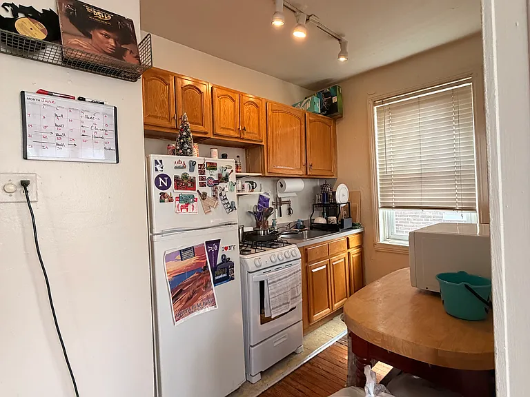 2104 Pine St #3R — Photo 7