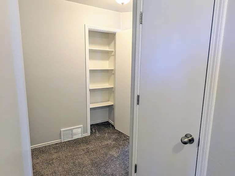 118 E 1810 N — Photo 9