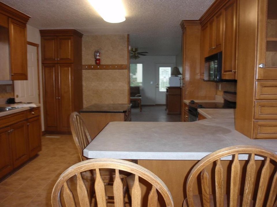 2nd image of 812 6th Ave E