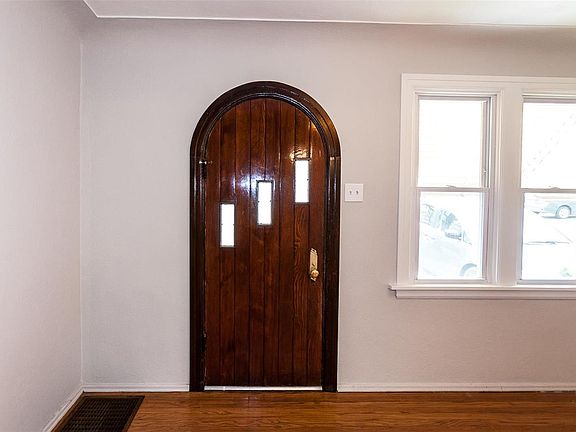 3rd image of 749 Pardella Ave