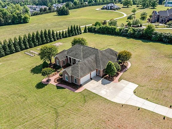 2nd image of 4447 Kendale Rd