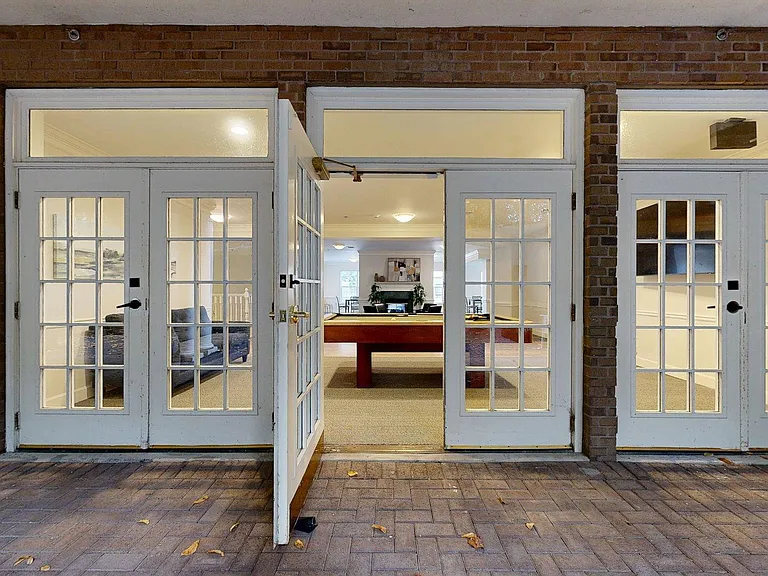 Buckhead Flats — Photo 10