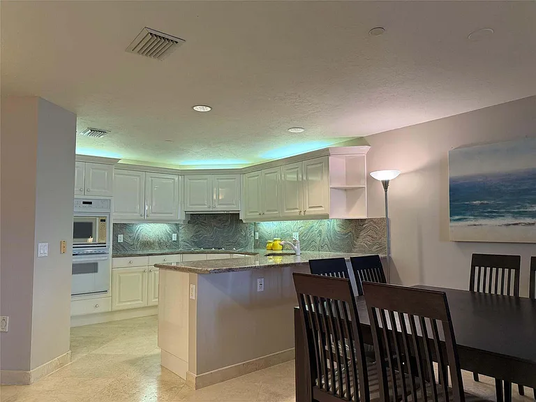 800 Ocean Dr #1104 — Photo 11