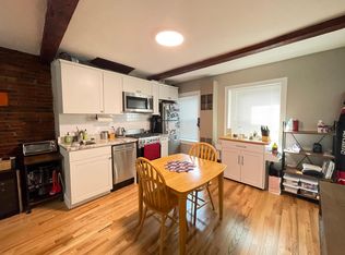 6 Moon St #3B, Boston, MA 02113