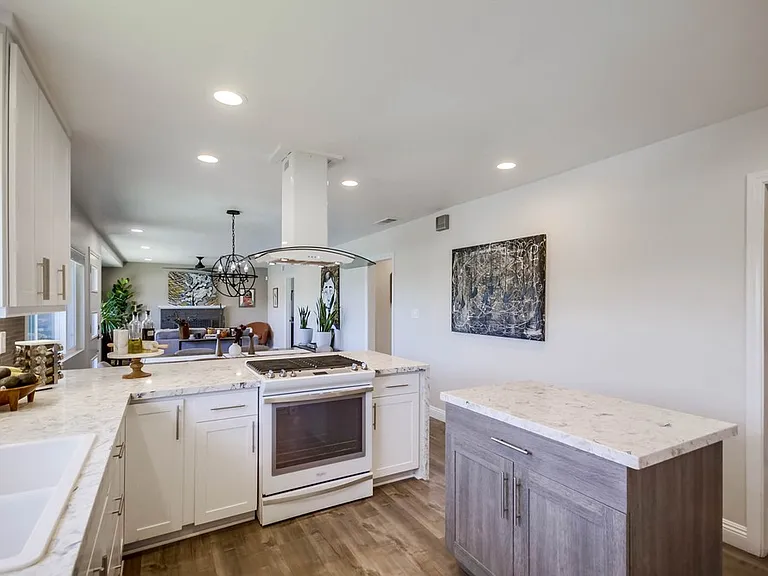 7832 Cinnabar Dr — Photo 29