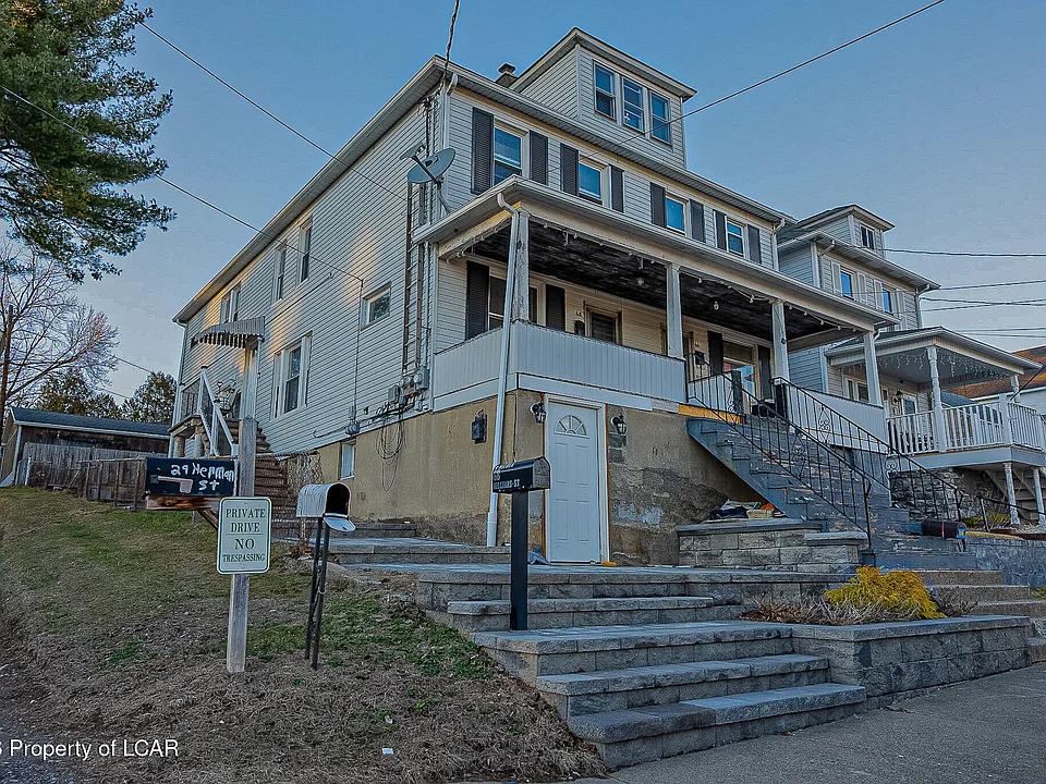 68 Williams St #1