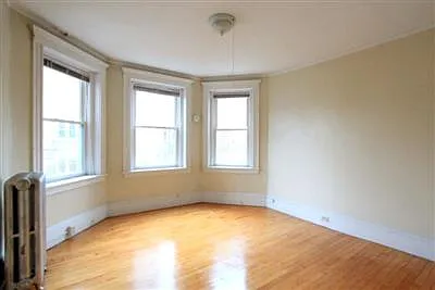 1 bed, 9999 sqft, $3,200 — Photo 3