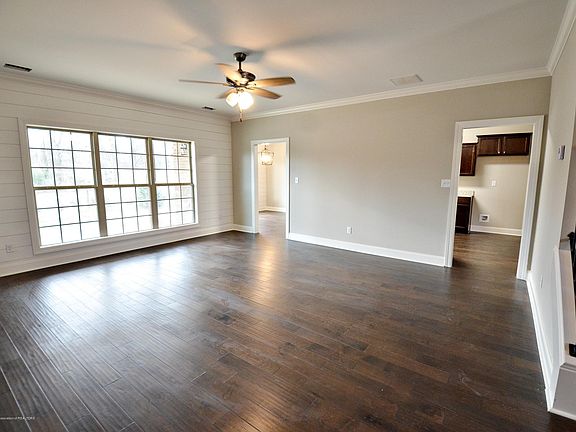 5th image of 631 Breckenridge Dr