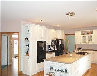 4th image of 17 Sassafras Ln