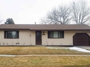 111 S Maple St, Wayne, NE 68787