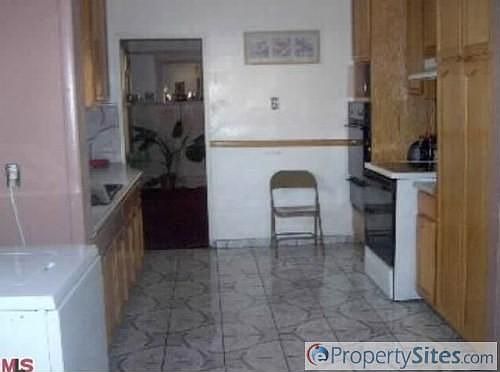 2nd image of 1546 W 46th St