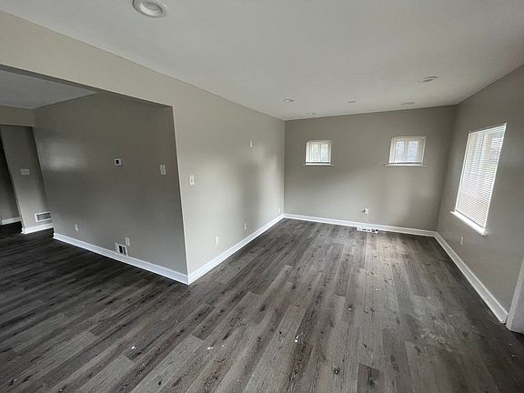 4th image of 3741 Avondale Ave