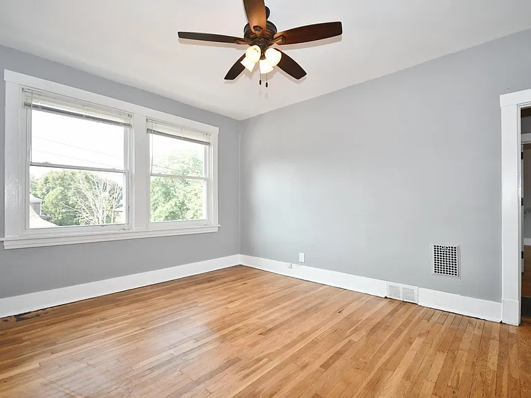 2750 Voelkel Ave — Photo 6
