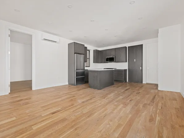 462 Maple Street image 8 of 16