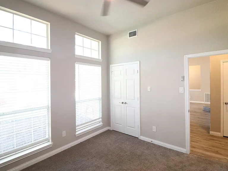 4606 Clay Dr — Photo 34