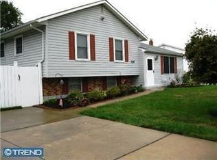 256 Oakfield Dr, Newark, DE 19713