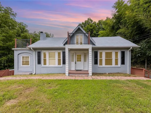 428 Carolina Ave, Yadkinville, NC 27055