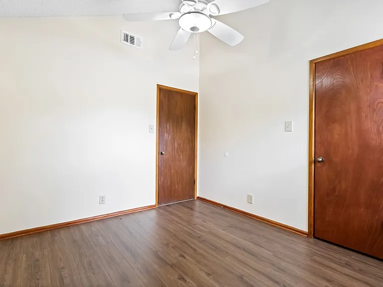 1514 Vista Hill St — Photo 17