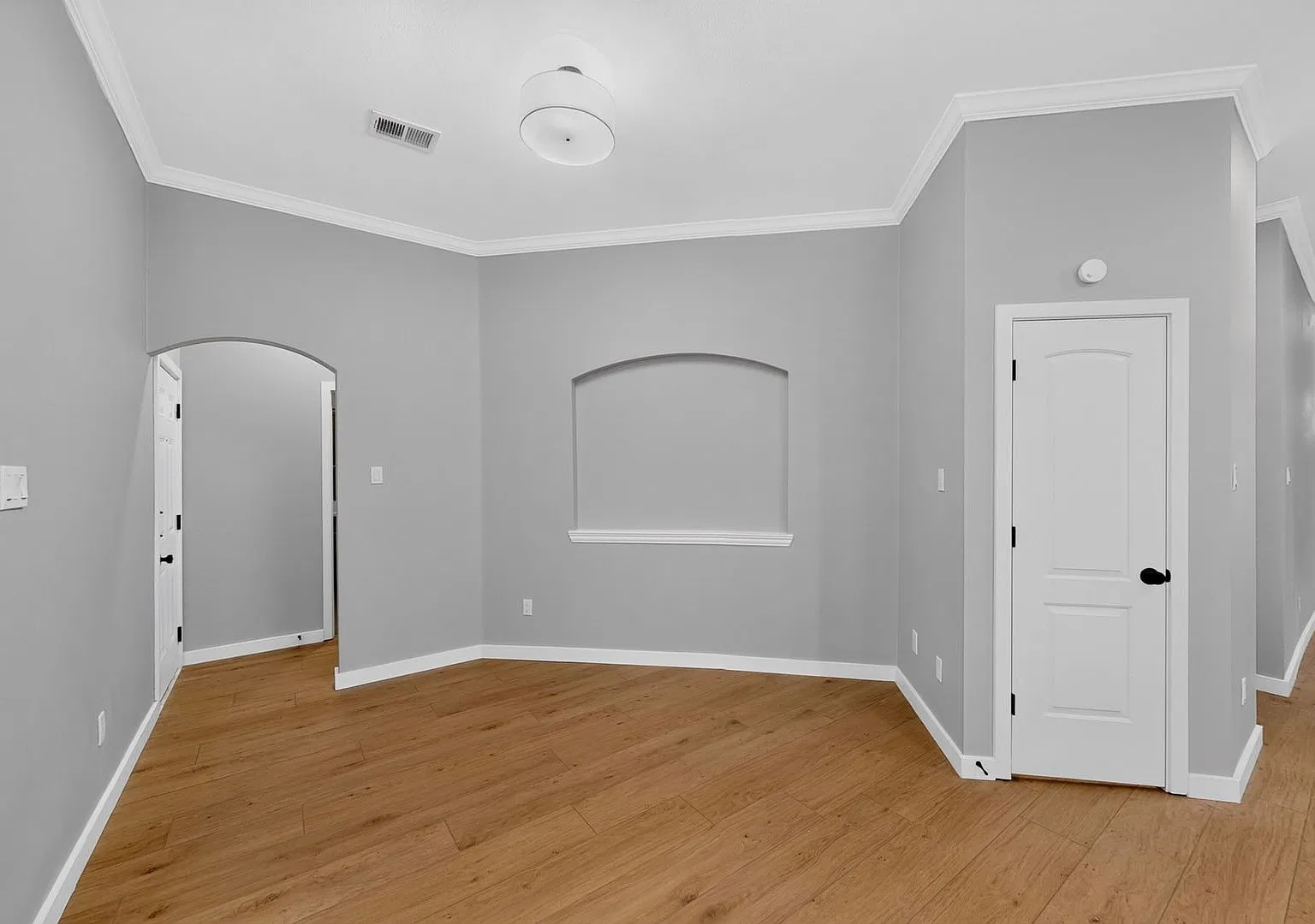 3 bed, 2.0 bath, 1836 sqft, $2,700 — Photo 4