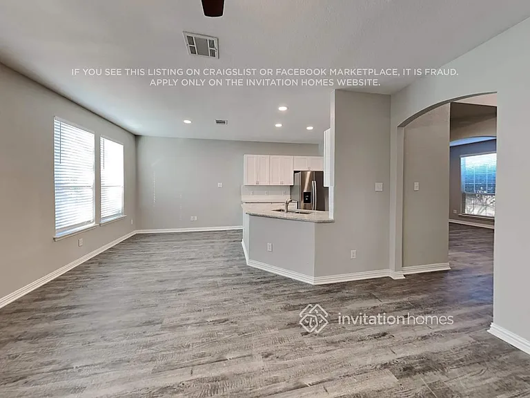 713 Mistymoor Ln — Photo 5