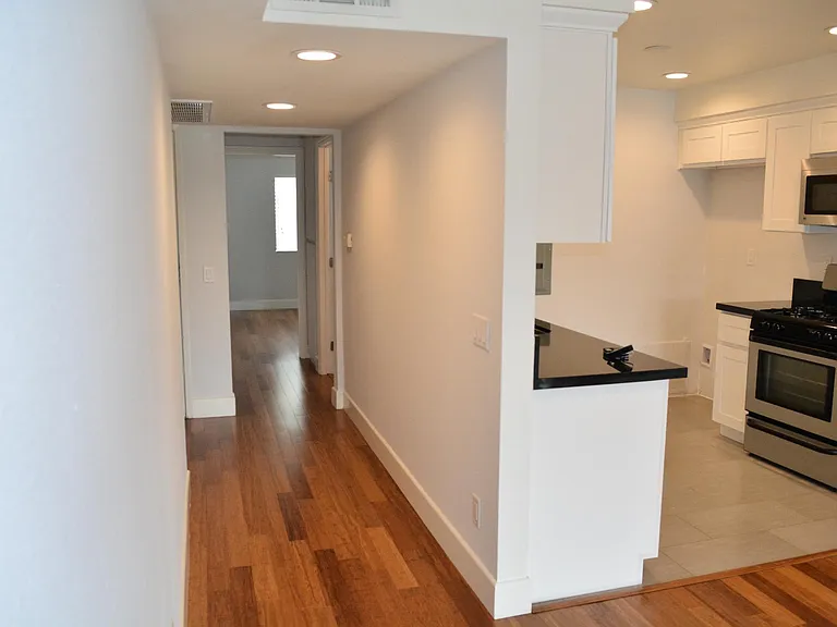 2491 Purdue Ave #201 — Photo 19